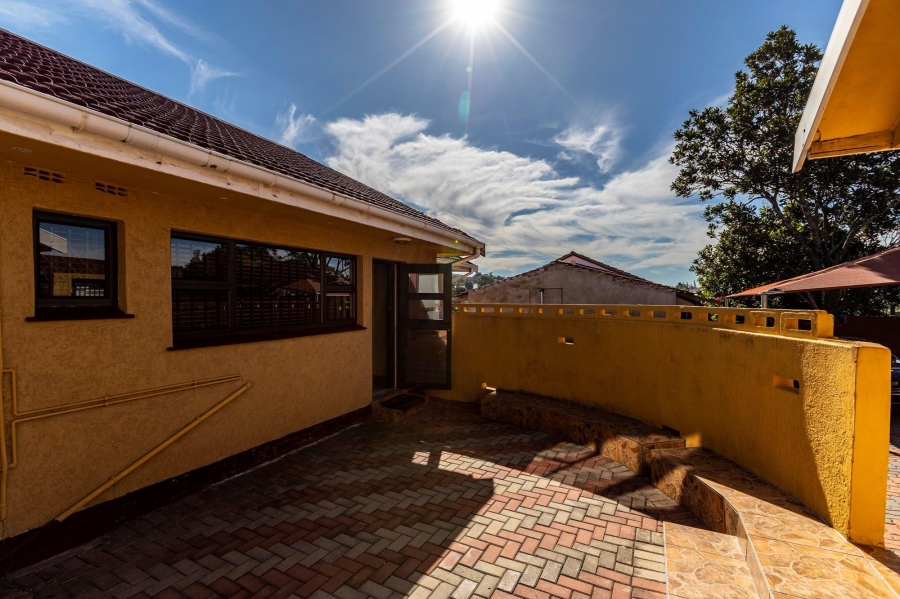 5 Bedroom Property for Sale in Amalinda North Eastern Cape